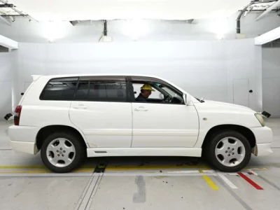 Toyota Kluger V