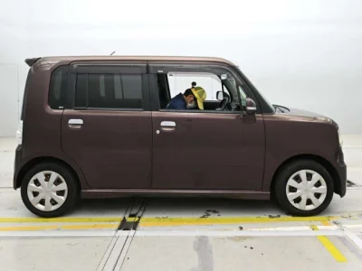 Toyota Pixis Space