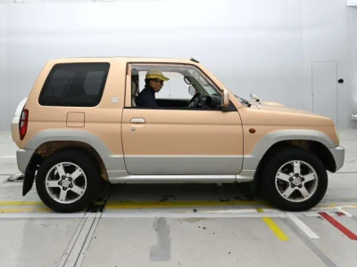 Mitsubishi Pajero Mini
