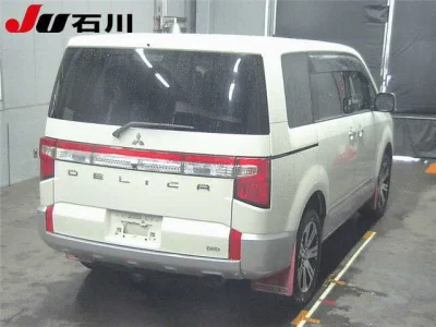 Mitsubishi Delica D:5