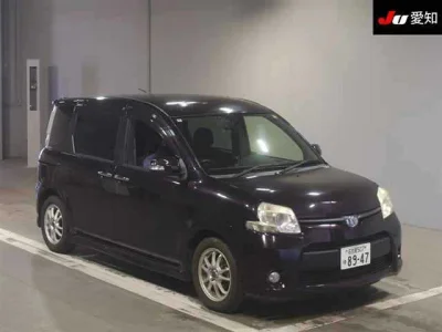 Toyota Sienta