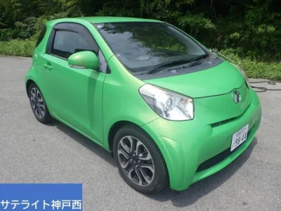 Toyota iQ