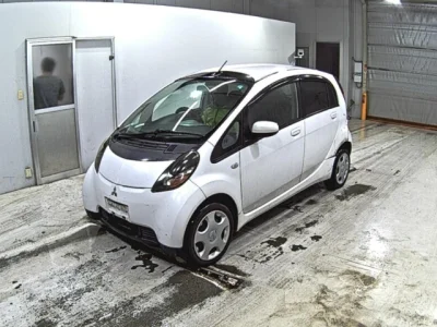 Mitsubishi i