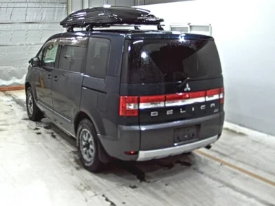 Mitsubishi Delica D:5