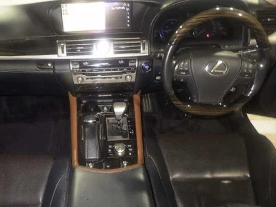 Lexus LS600h