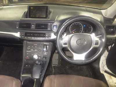 Lexus CT200h