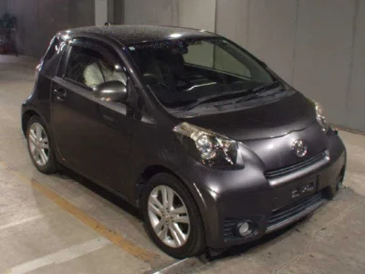 Toyota iQ