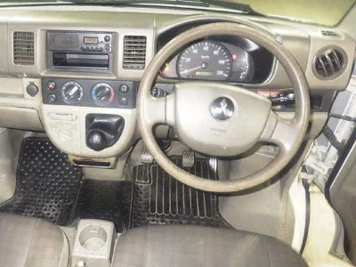 Mitsubishi Minicab Van