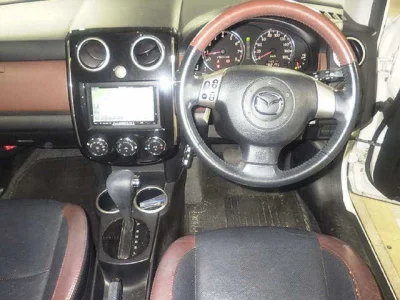 Mazda Verisa