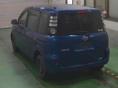 Toyota Sienta