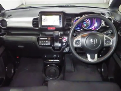 Honda N BOX SLASH