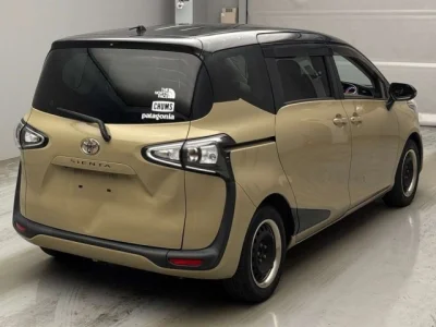 Toyota Sienta