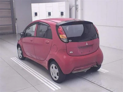 Mitsubishi i