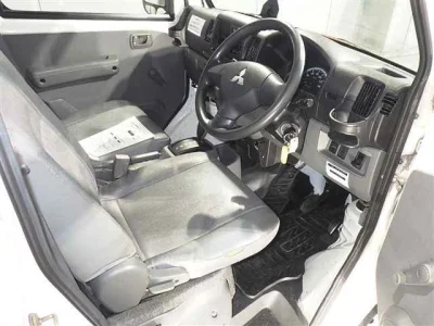 Mitsubishi Minicab Van