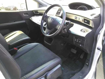 Honda Freed Spike