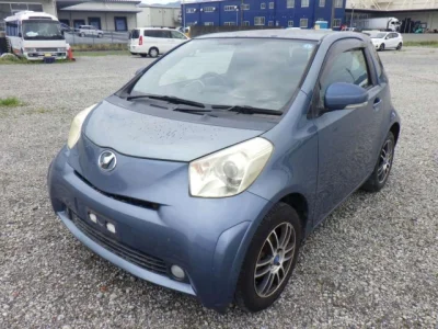 Toyota iQ