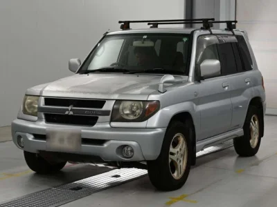 Mitsubishi Pajero iO