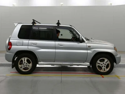 Mitsubishi Pajero iO