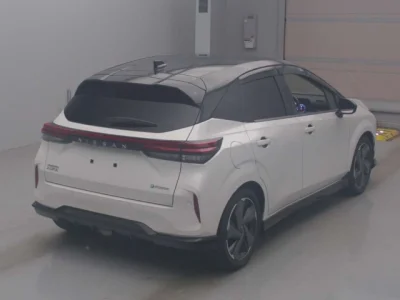Nissan Aura