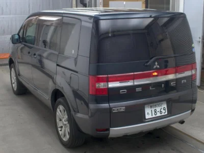 Mitsubishi Delica D:5