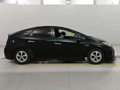 Toyota Prius PHV