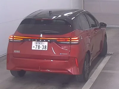 Nissan Aura