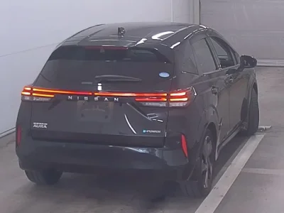 Nissan Aura