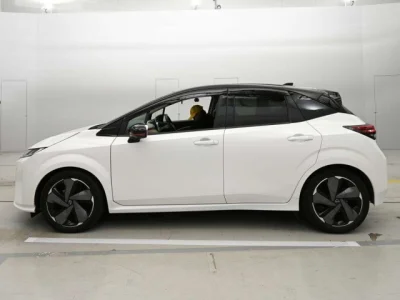 Nissan Aura