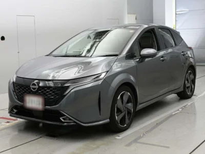Nissan Aura