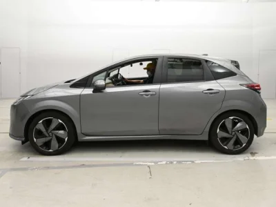 Nissan Aura