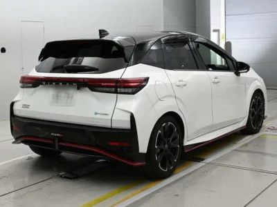 Nissan Aura
