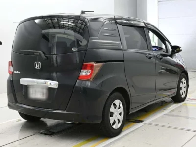 Honda Freed Spike