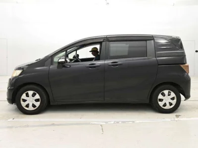 Honda Freed Spike