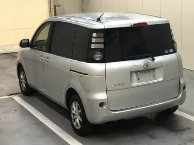 Toyota Sienta