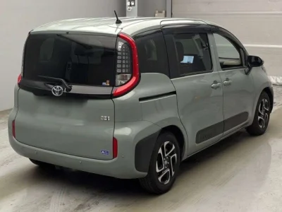 Toyota Sienta