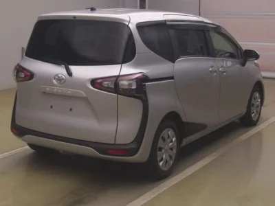 Toyota Sienta