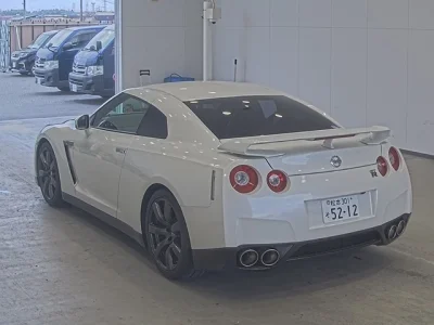 Nissan GT-R