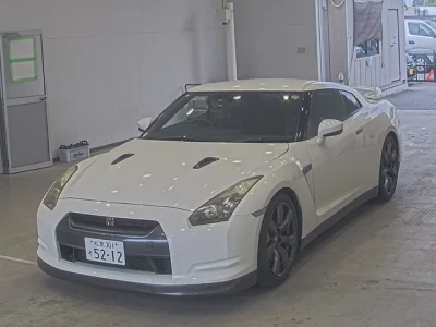 Nissan GT-R