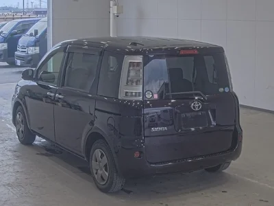 Toyota Sienta