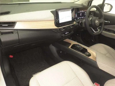 Nissan Aura