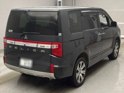 Mitsubishi Delica D:5