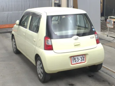 Daihatsu Esse