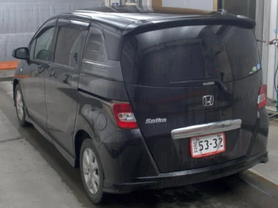 Honda FREED SPIKE