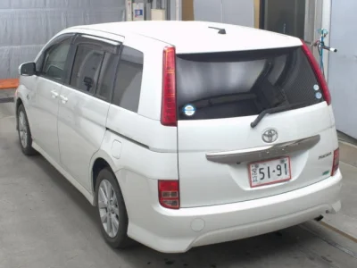 Toyota Isis