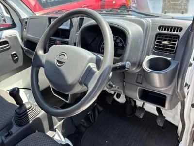 Nissan NT100 Clipper