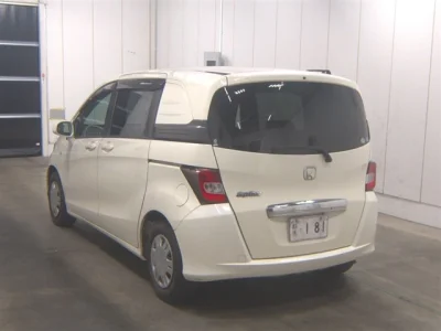 Honda Freed Spike