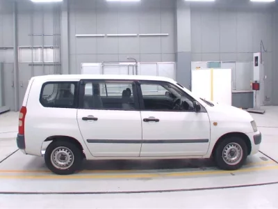 Toyota SUCCEED