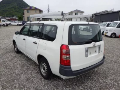Toyota SUCCEED