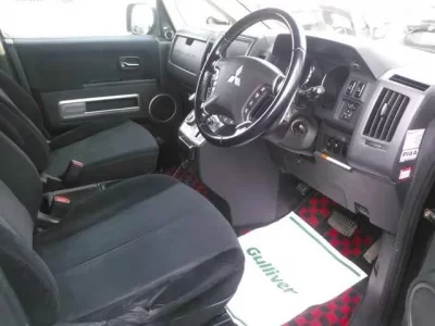 Mitsubishi DELICA D5