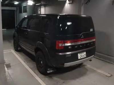 Mitsubishi DELICA D5